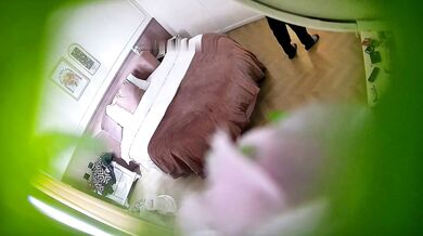 新流出酒店偷拍下午没课的大学生情侣开房解决性欲操完匆匆离开